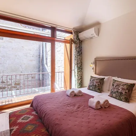 Garden Of Eden - 2 Bdrs, Elevator, Ac And Terrace Oporto