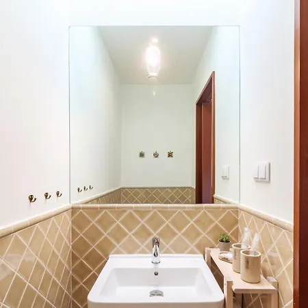 Garden Of Eden - 2 Bdrs, Elevator, Ac And Terrace