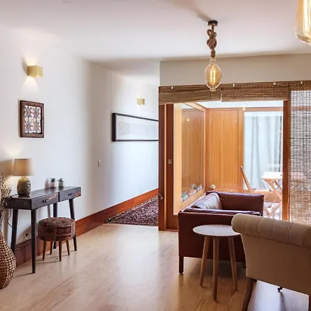 Garden Of Eden - 2 Bdrs, Elevator, Ac And Terrace Oporto