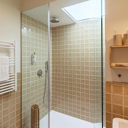 Garden Of Eden - 2 Bdrs, Elevator, Ac And Terrace