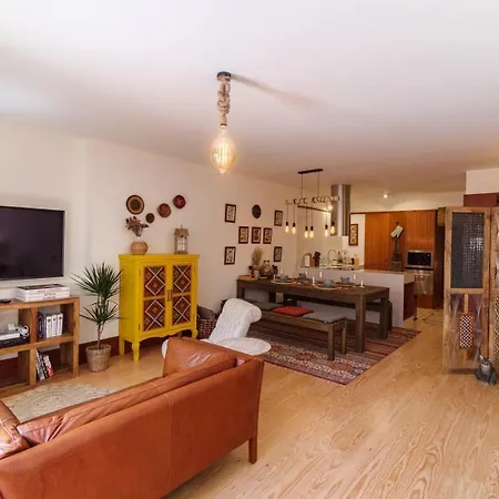 Garden Of Eden - 2 Bdrs, Elevator, Ac And Terrace Oporto