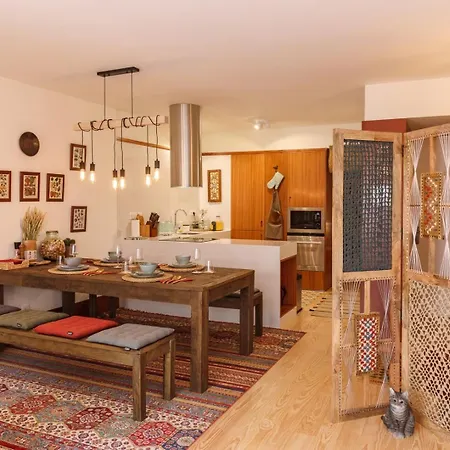 Garden Of Eden - 2 Bdrs, Elevator, Ac And Terrace