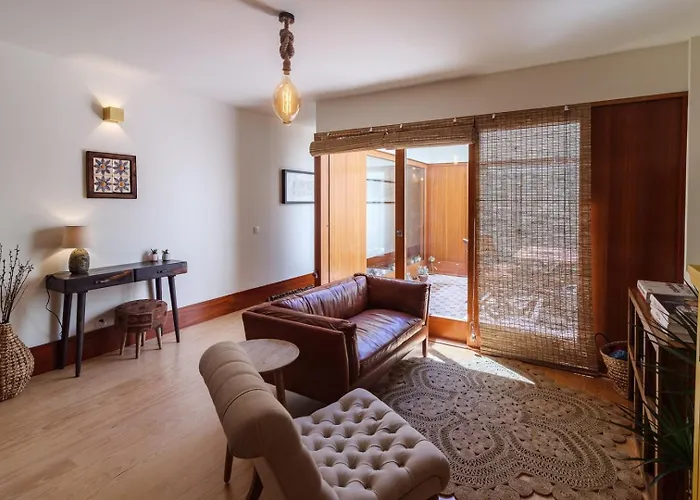 Garden Of Eden - 2 Bdrs, Elevator, Ac And Terrace