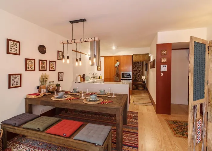 Garden Of Eden - 2 Bdrs, Elevator, Ac&terrace Porto