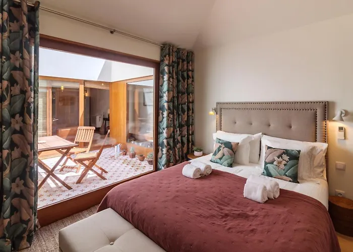 Garden Of Eden - 2 Bdrs, Elevator, Ac And Terrace Apartment Porto