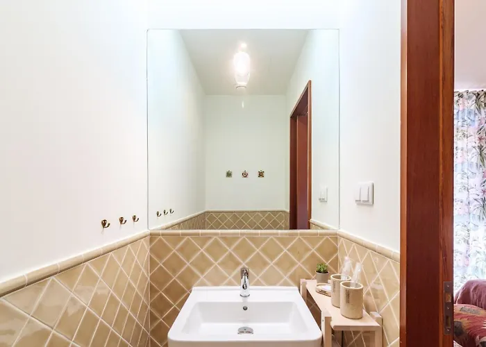 Garden Of Eden - 2 Bdrs, Elevator, Ac And Terrace