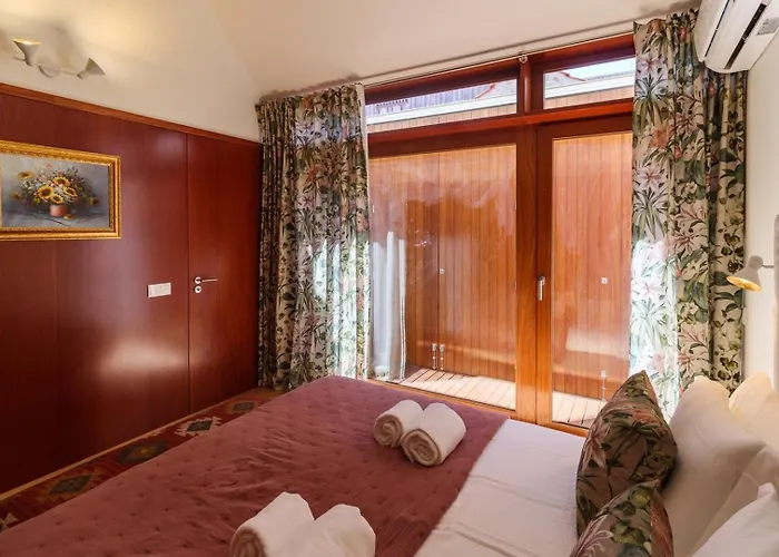 Garden Of Eden - 2 Bdrs, Elevator, Ac And Terrace Apartmán Porto