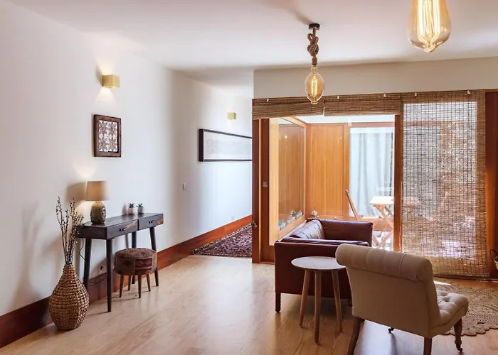 Garden Of Eden - 2 Bdrs, Elevator, Ac And Terrace Porto