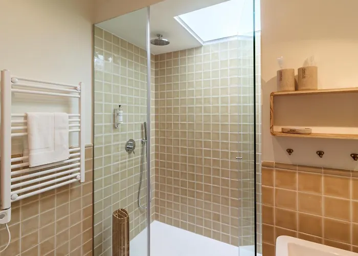 Garden Of Eden - 2 Bdrs, Elevator, Ac&terrace