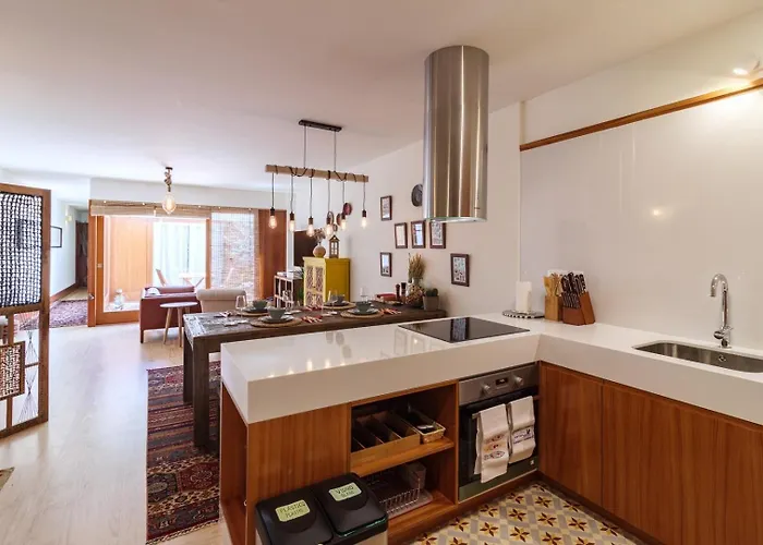 Garden Of Eden - 2 Bdrs, Elevator, Ac And Terrace Apartment Porto