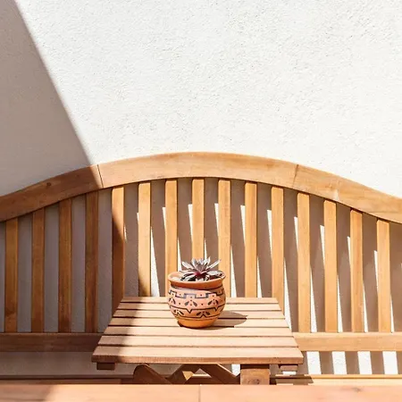 Garden Of Eden - 2 Bdrs, Elevator, Ac And Terrace Apartment